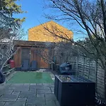 Cozy Home In Chiswick